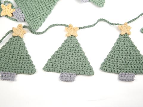 little crochet christmas trees bunting 