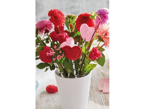 Valentines crochet hearts in a bunch of flowers